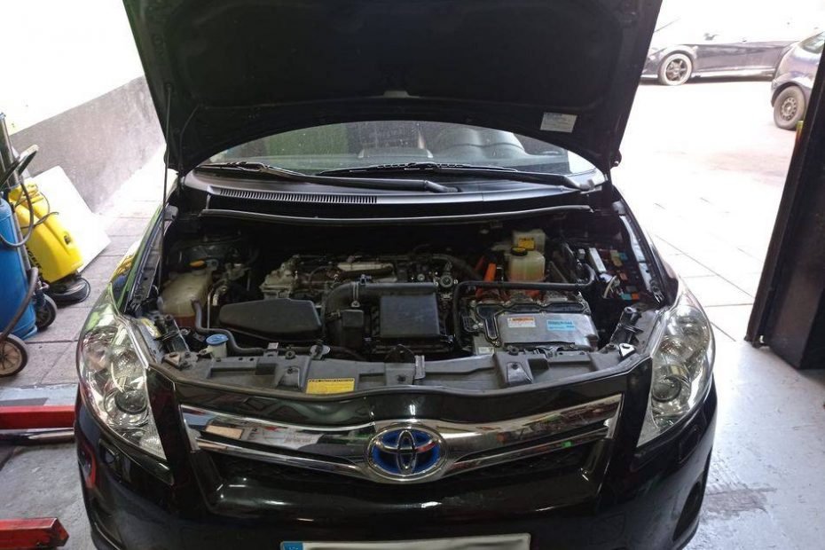 Delantera Toyota Auris Hibrido