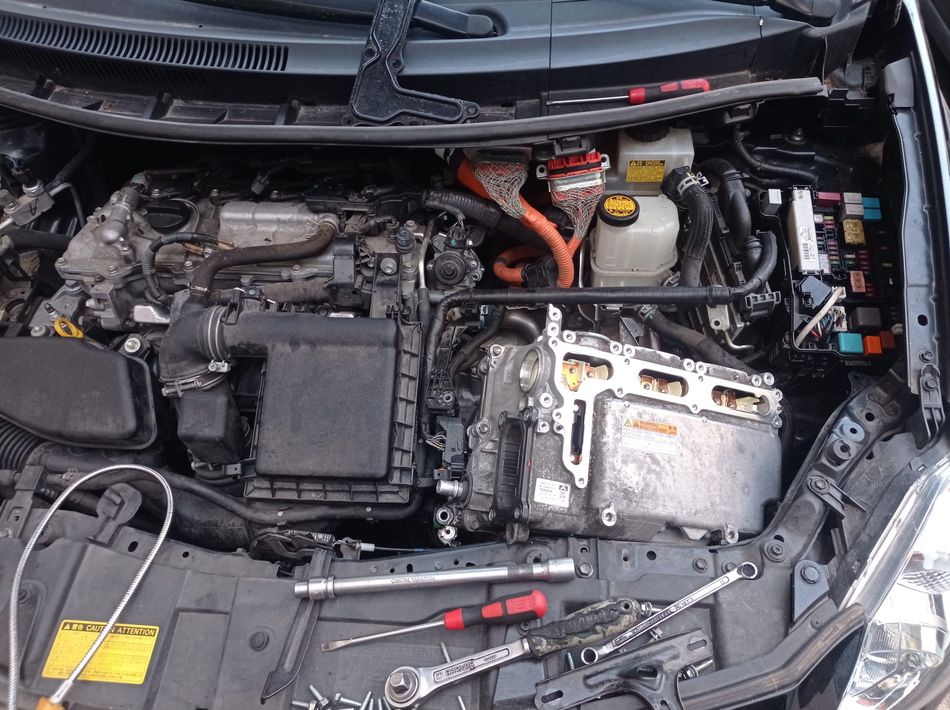 Sacar Inversor Toyota Auris Hibrido