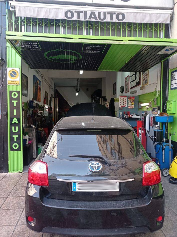 Trasera Toyota Auris Hibrido