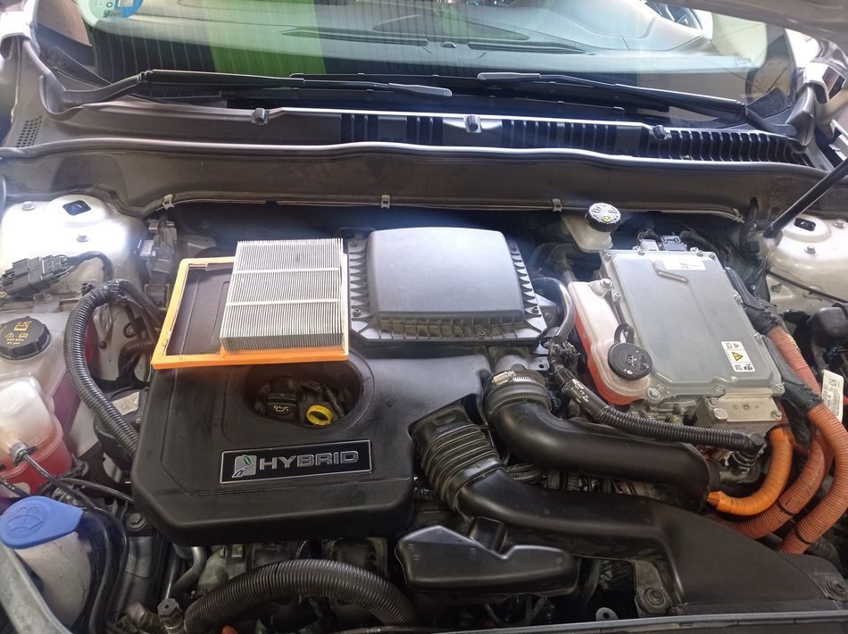 Cambio Filtros Ford Mondeo Vignale Hibrido 2018