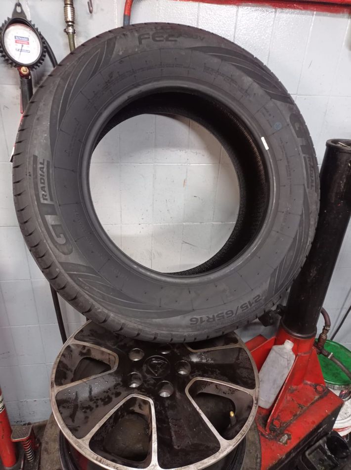 Cambio Ruedas GT Radial FE2 Dacia Duster