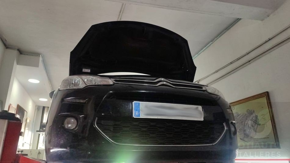 Citroen C3 1 2 Vti Subido Elevador