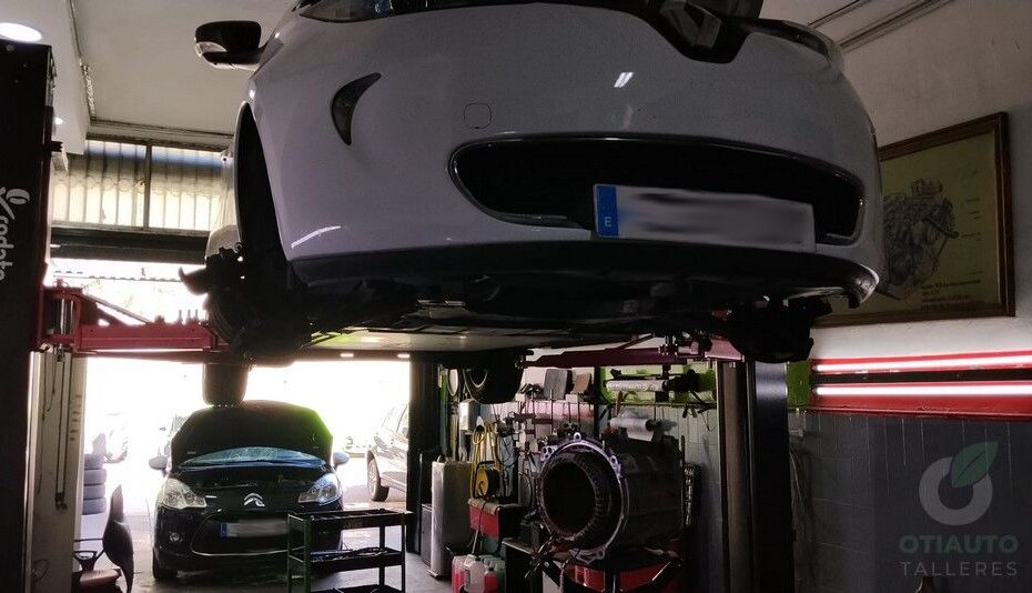 cambio rodamientos Renault Zoe 2017 subido elevador