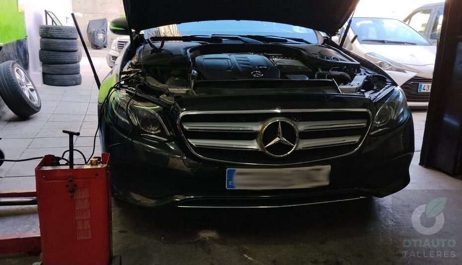 Frontal Mercedes E 220d Vtc