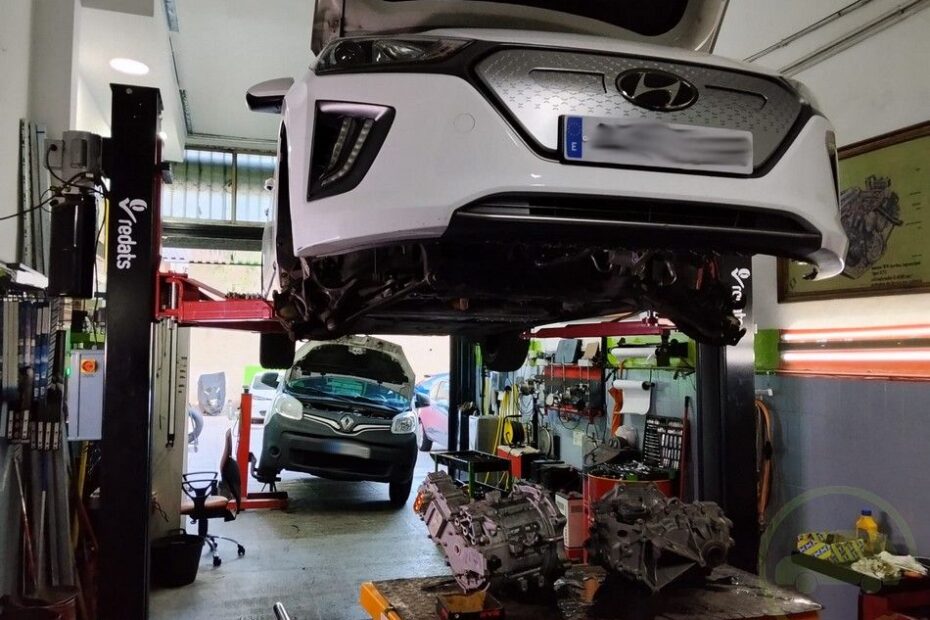 Cambio de caja de transmisión de Hyundai Ioniq Electric